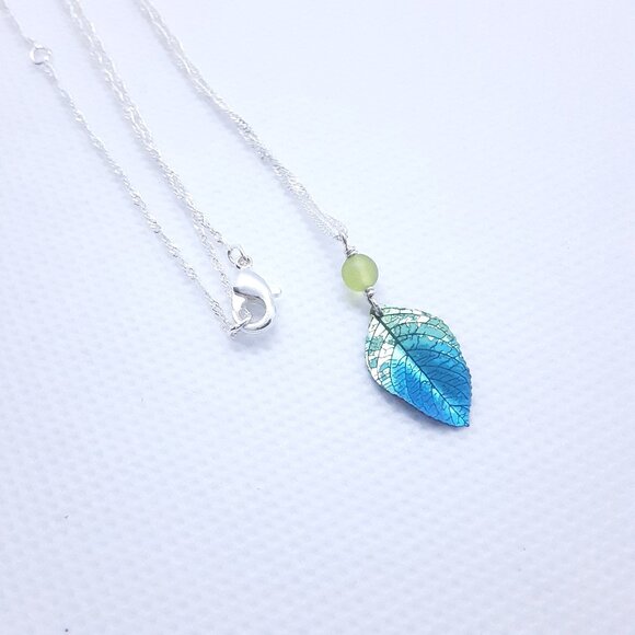 New Holly Yashi leaf necklace - Picture 11 of 16